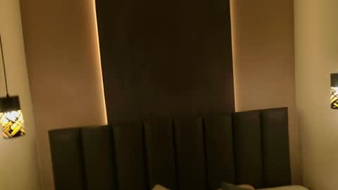 Snapshot of starrmoon__ chatting on June 3, 3:09 am M O O N online show from June 3, 3:09 am