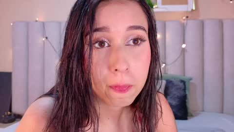 Snapshot of starrmoon__ chatting on June 23, 2:53 am M O O N online show from June 23, 2:53 am