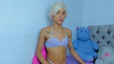 Snapshot of stassiebell chatting on January 5, 11:33 pm stassiebell online show from January 5, 11:33 pm