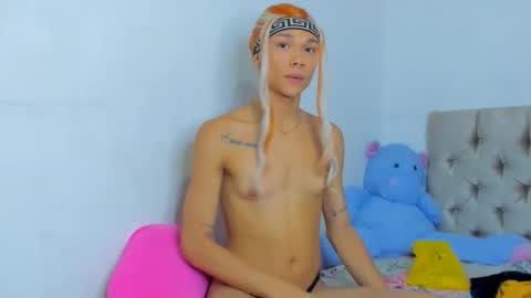 Snapshot of stassiebell chatting on February 5, 5:52 am stassiebell online show from February 5, 5:52 am