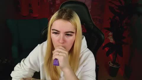 stef_nicks online show from October 10, 9:30 am