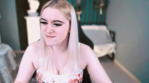 stef_nicks online show from March 1, 9:11 am