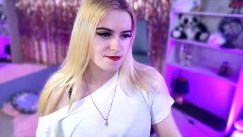 stef_nicks online show from April 7, 9:10 am