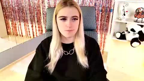Snapshot of stef_nicks chatting on July 17, 5:03 am stef_nicks online show from July 17, 5:03 am