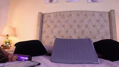 Snapshot of stefa_rosse chatting on June 9, 7:03 pm stefa_rosse online show from June 9, 7:03 pm