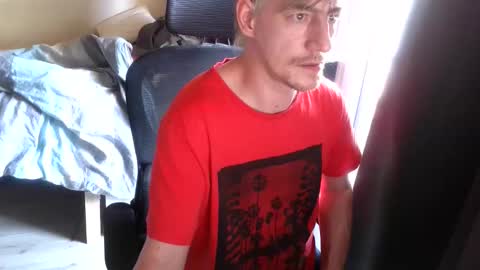 Snapshot of stefan302 chatting on May 24, 12:43 pm hornywixer20cm online show from May 24, 12:43 pm