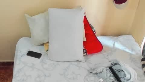 Snapshot of stefan_litleee chatting on December 31, 5:29 pm julieth-cancer online show from December 31, 5:29 pm