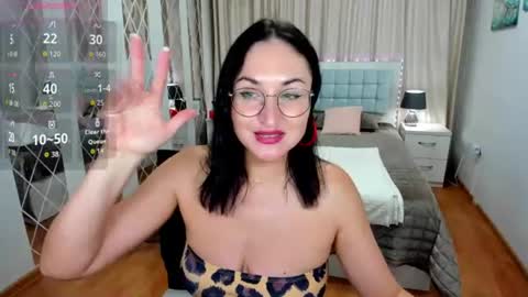 Snapshot of stefanawinter chatting on July 5, 11:39 am StefanaWinter online show from July 5, 11:39 am