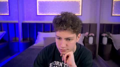 Esrefan online show from February 15, 7:32 pm