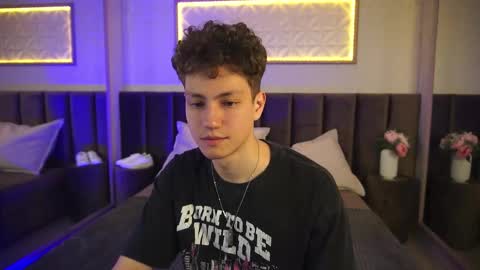 Esrefan online show from March 21, 8:01 pm