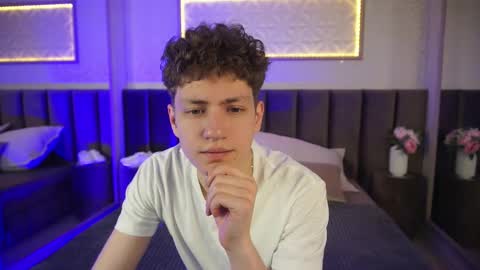 Esrefan online show from March 28, 8:08 pm