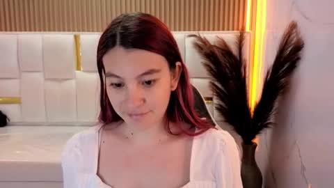 Snapshot of stefania_tp chatting on March 3, 12:44 pm Stefania tp 730am - 1400 pm online show from March 3, 12:44 pm