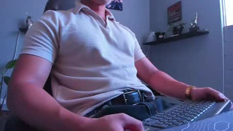 Snapshot of stefann_salvatore chatting on May 3, 9:21 pm Stefann Salvatore online show from May 3, 9:21 pm