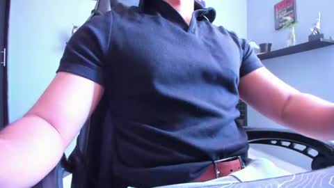 Snapshot of stefann_salvatore chatting on August 2, 9:13 pm Stefann Salvatore online show from August 2, 9:13 pm