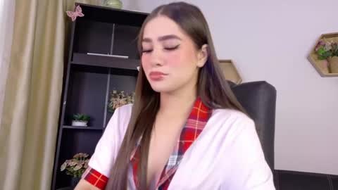 Snapshot of stefannycipriani_ chatting on May 3, 2:34 pm stefannycipriani_ online show from May 3, 2:34 pm