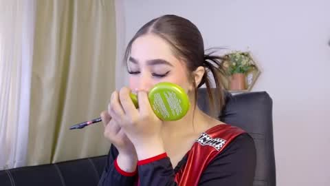 Snapshot of stefannycipriani_ chatting on June 8, 3:34 pm stefannycipriani_ online show from June 8, 3:34 pm