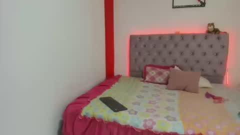 stefany_andruw online show from October 15, 1:44 pm