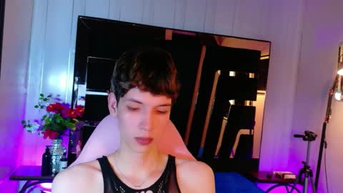 Snapshot of stefany_piink chatting on May 3, 1:06 pm stefany piink online show from May 3, 1:06 pm