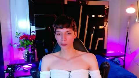 Snapshot of stefany_piink chatting on May 6, 12:43 pm stefany piink online show from May 6, 12:43 pm