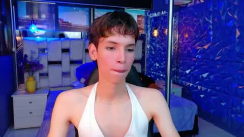 Snapshot of stefany_piink chatting on May 9, 12:32 pm stefany piink online show from May 9, 12:32 pm