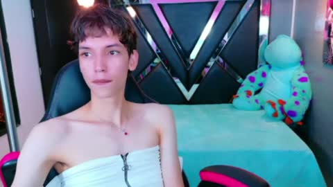 Snapshot of stefany_piink chatting on May 17, 12:56 pm stefany piink online show from May 17, 12:56 pm