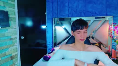 Snapshot of stefany_piink chatting on May 27, 12:46 pm stefany piink online show from May 27, 12:46 pm