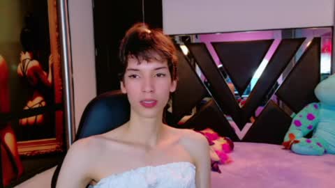 Snapshot of stefany_piink chatting on June 6, 12:10 pm stefany piink online show from June 6, 12:10 pm