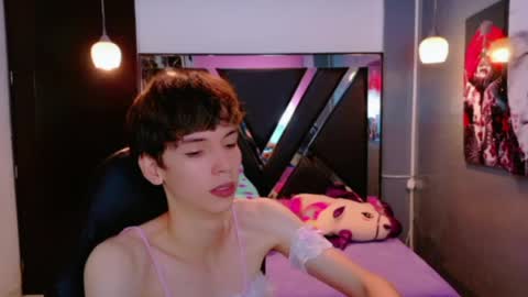 Snapshot of stefany_piink chatting on June 8, 12:49 pm stefany piink online show from June 8, 12:49 pm
