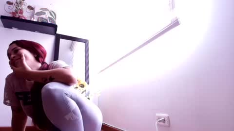 Snapshot of stefany_rojas chatting on August 4, 7:05 pm stefany_rojas online show from August 4, 7:05 pm