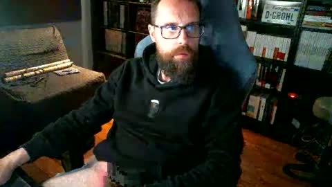 Snapshot of stefffg chatting on May 7, 7:19 pm MeStef online show from May 7, 7:19 pm