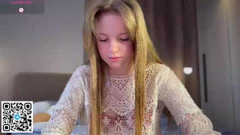 Snapshot of steffi_meoww chatting on May 9, 2:50 am STEFI Streams every day from 10 PM GTM1 online show from May 9, 2:50 am