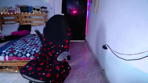   online show from March 1, 11:07 pm