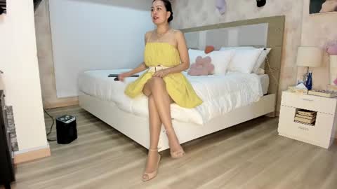 Snapshot of stefi_alizon chatting on June 16, 1:19 am Zuly online show from June 16, 1:19 am
