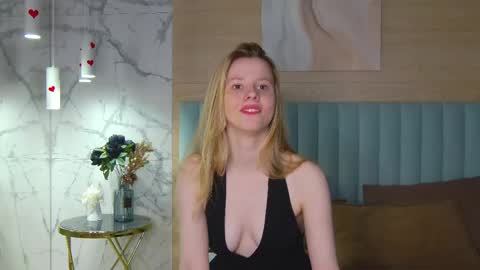 Snapshot of stefie_wells chatting on May 8, 5:46 am Stefie online show from May 8, 5:46 am
