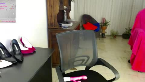 Estefany online show from May 20, 3:24 am