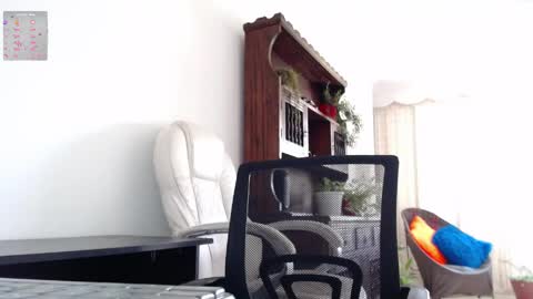 Estefany online show from May 24, 5:40 pm