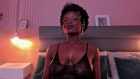 Snapshot of stela_ebony chatting on November 8, 9:57 pm STELA online show from November 8, 9:57 pm