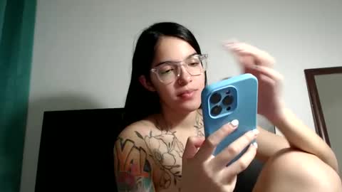 Snapshot of stella_art chatting on January 16, 8:22 am Stella online show from January 16, 8:22 am