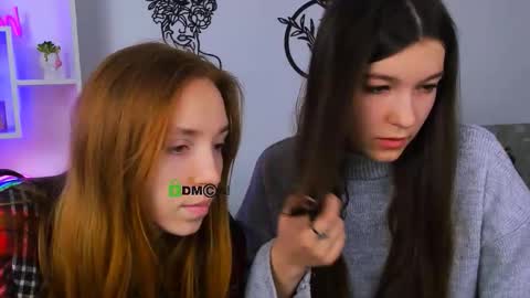 Snapshot of stella_flower chatting on March 1, 6:48 am stella_flower online show from March 1, 6:48 am