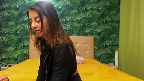 Snapshot of stella_john chatting on December 6, 9:21 am Stella John online show from December 6, 9:21 am