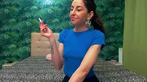 Snapshot of stella_john chatting on January 22, 5:48 am Stella John online show from January 22, 5:48 am