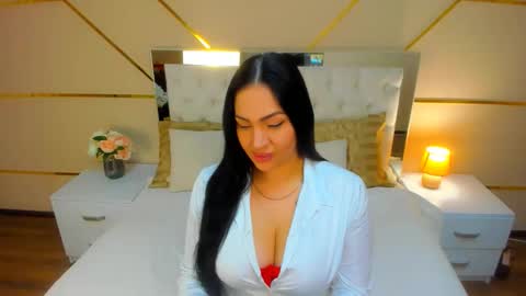 Snapshot of stella_nelson chatting on October 21, 5:30 am Stella Nelson online show from October 21, 5:30 am