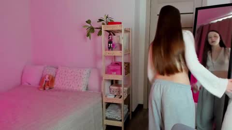 stella_sunny online show from March 7, 11:07 am