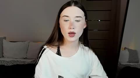 stella_sunny online show from January 15, 6:00 pm