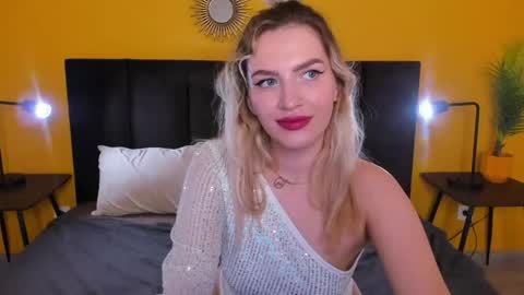 Snapshot of stellaalluring chatting on May 14, 1:45 am Stella online show from May 14, 1:45 am