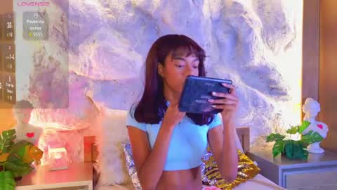 Snapshot of stellaciel_ chatting on April 25, 4:26 pm S T E L L A online show from April 25, 4:26 pm