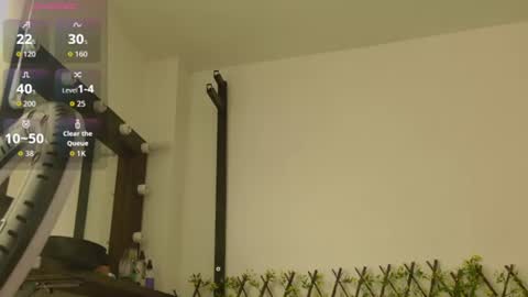 Snapshot of stellaciel_ chatting on July 9, 4:44 pm S T E L L A online show from July 9, 4:44 pm