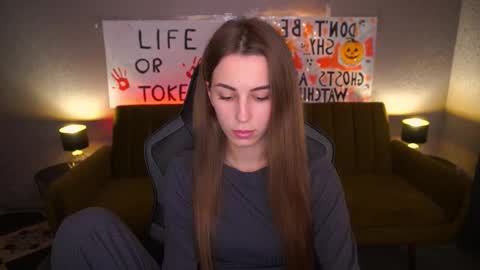 stellahoneywell online show from October 30, 2:18 pm