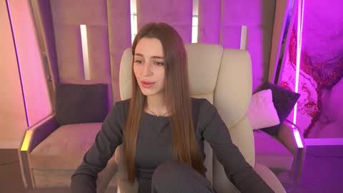 stellahoneywell online show from November 16, 2:00 pm