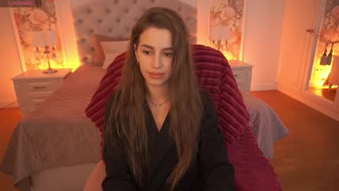 stellahoneywell online show from December 16, 2:33 pm